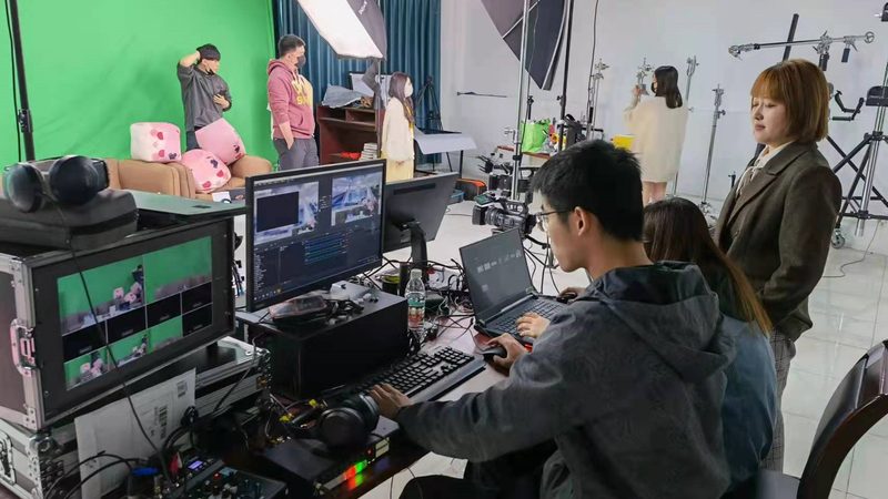 直播代运营，小团队如何选择性价比方案？**