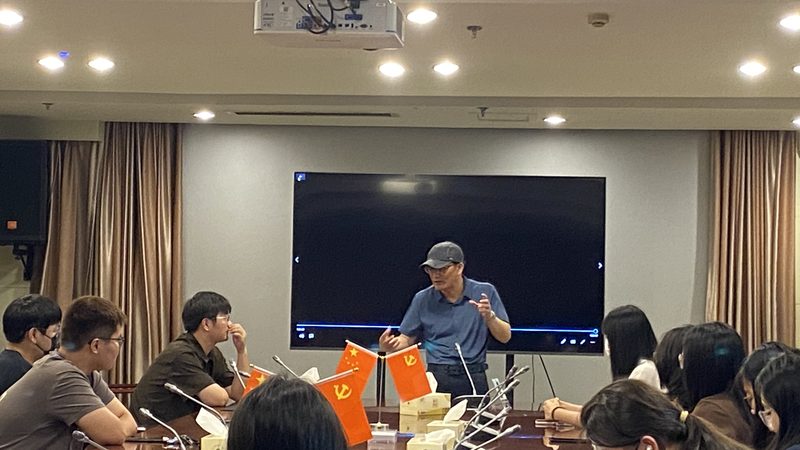专业短视频拍摄，三脚架如何选？揭秘其背后的秘密**